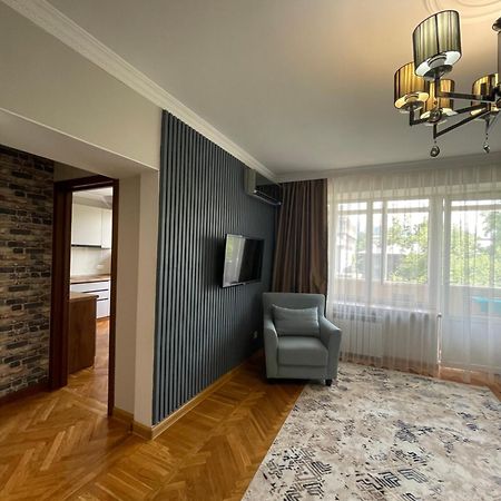 Апартаменты На Арбате Almatý Exterior foto